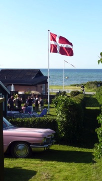 GRØNNINGEN - CADILLAC OG DANNEBROG GRØNNINGEN - CADILLAC OG DANNEBROG